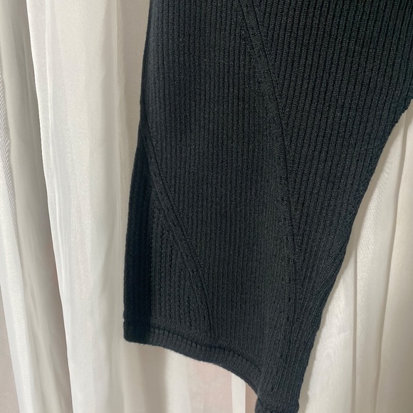 Mame Kurogouchi x Uniqlo collab 3D knit ribbed black shorts - Picture 4 of 6